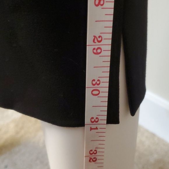 Larry Levine stretch capri pants, black, 8P, great shape, black and white belt - Picture 4 of 6